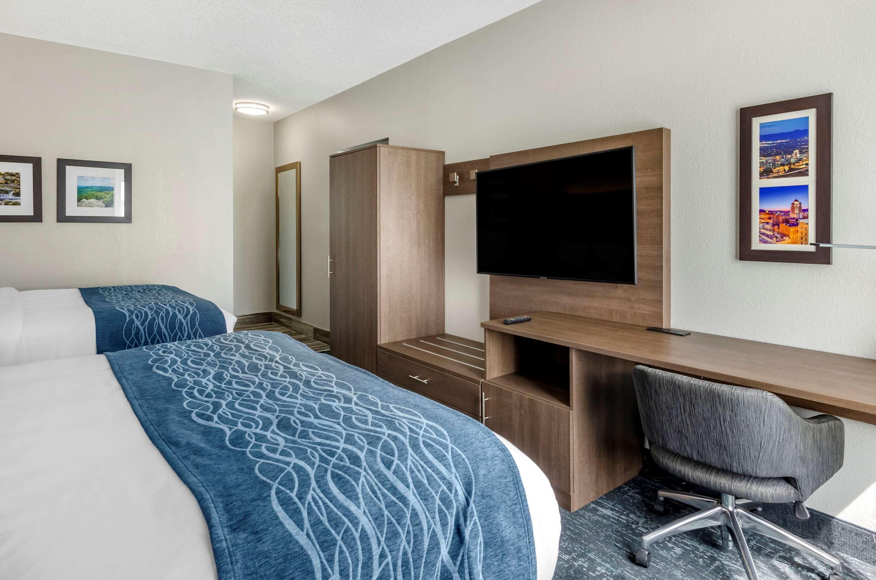 Comfort Inn & Suites Troutville - Roanoke North - Daleville Exterior foto