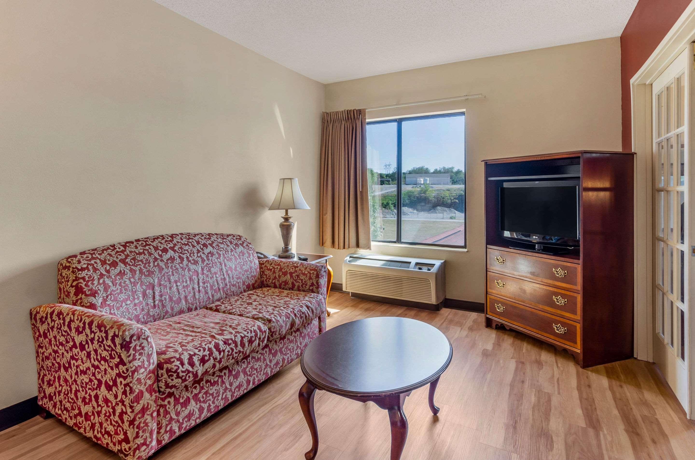 Comfort Inn & Suites Troutville - Roanoke North - Daleville Exterior foto